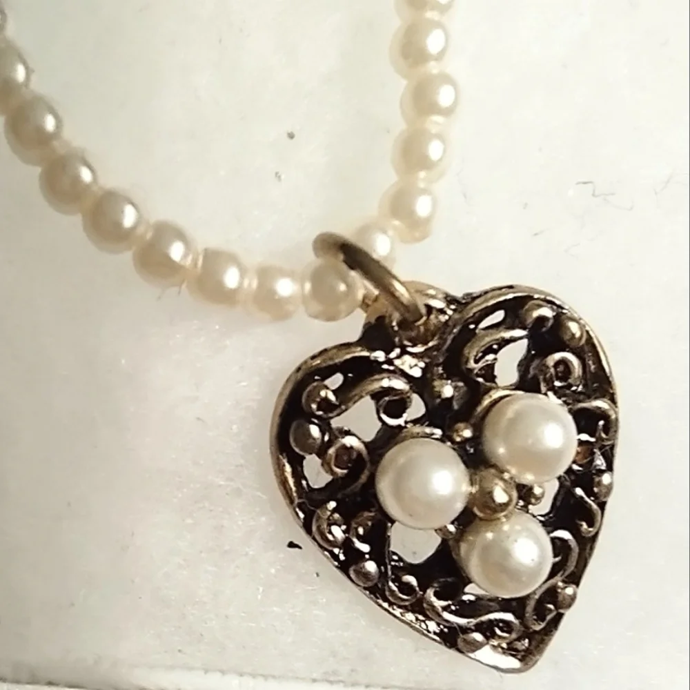 Girls' Dainty Pearl Necklace w/ Heart